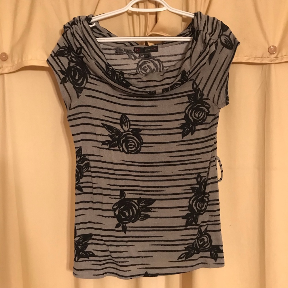 HeartSoul grey short sleeve waterfall neck top